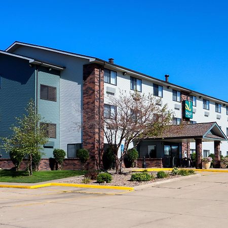 Quality Inn & Suites Bloomington I-55 And I-74 Exterior photo